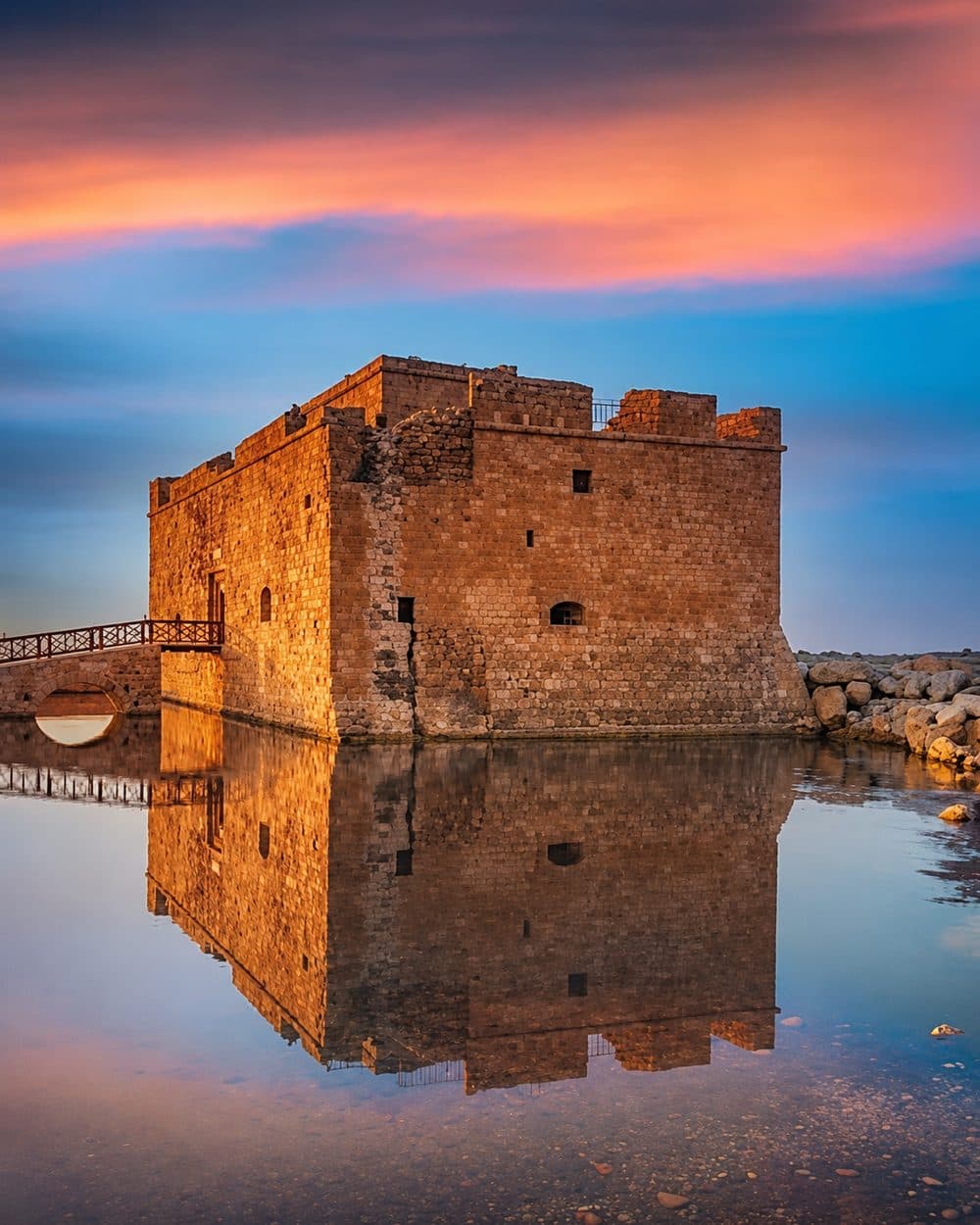 Larnaca, The catch-up trade